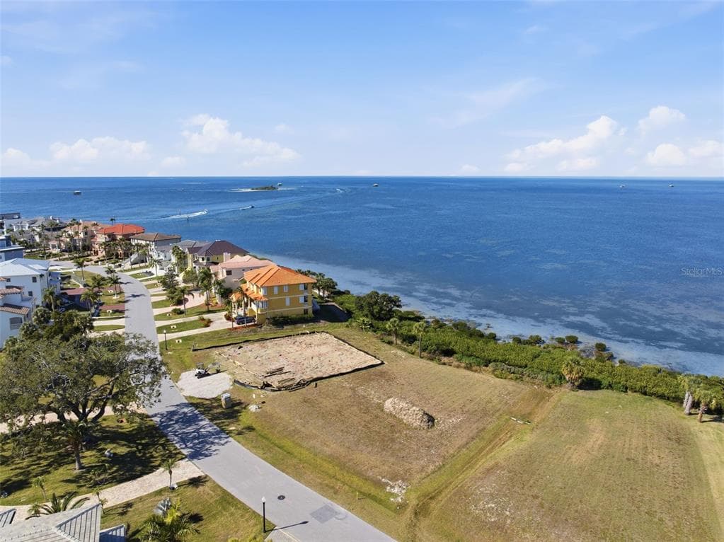 26 HARBORPOINTE DR photo 6