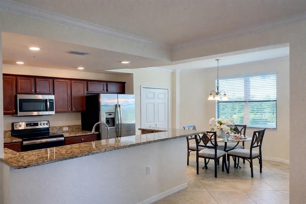 16804 VARDON TERRACE 307 photo 11