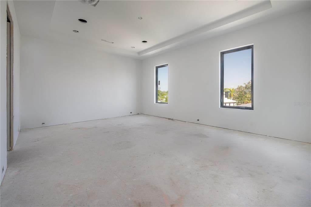 654 GENEVA PLACE photo 23
