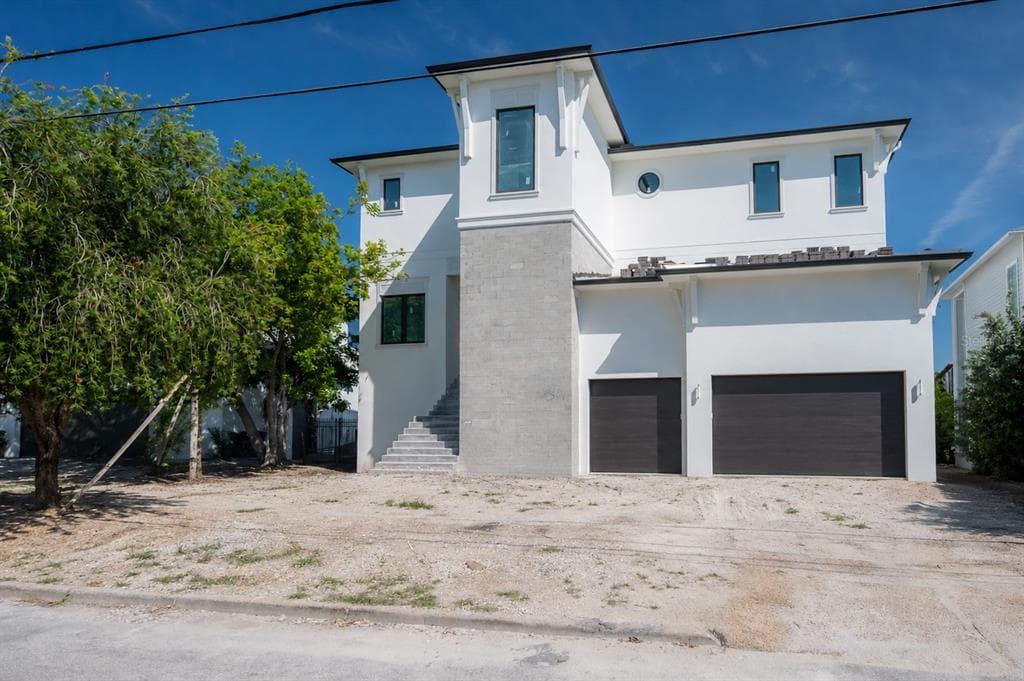 654 GENEVA PLACE photo 1