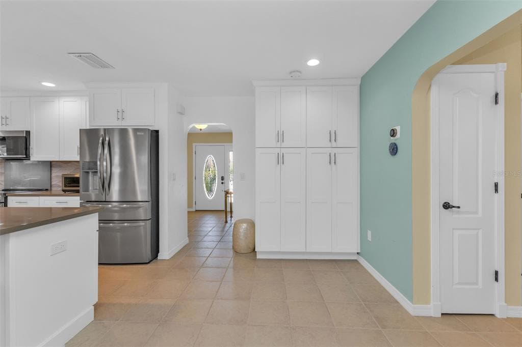 610 ELEUTHERA DRIVE photo 9
