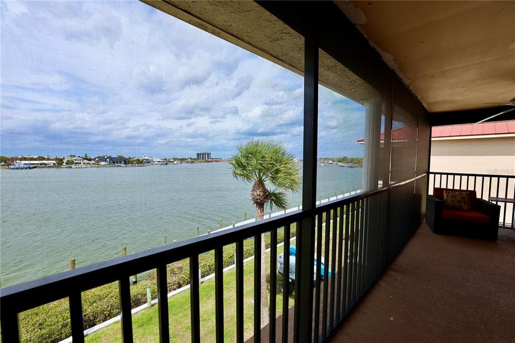 442 BOUCHELLE DRIVE 305 photo 2