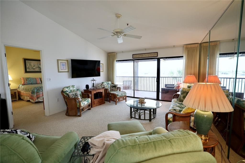 442 BOUCHELLE DRIVE 305 photo 6