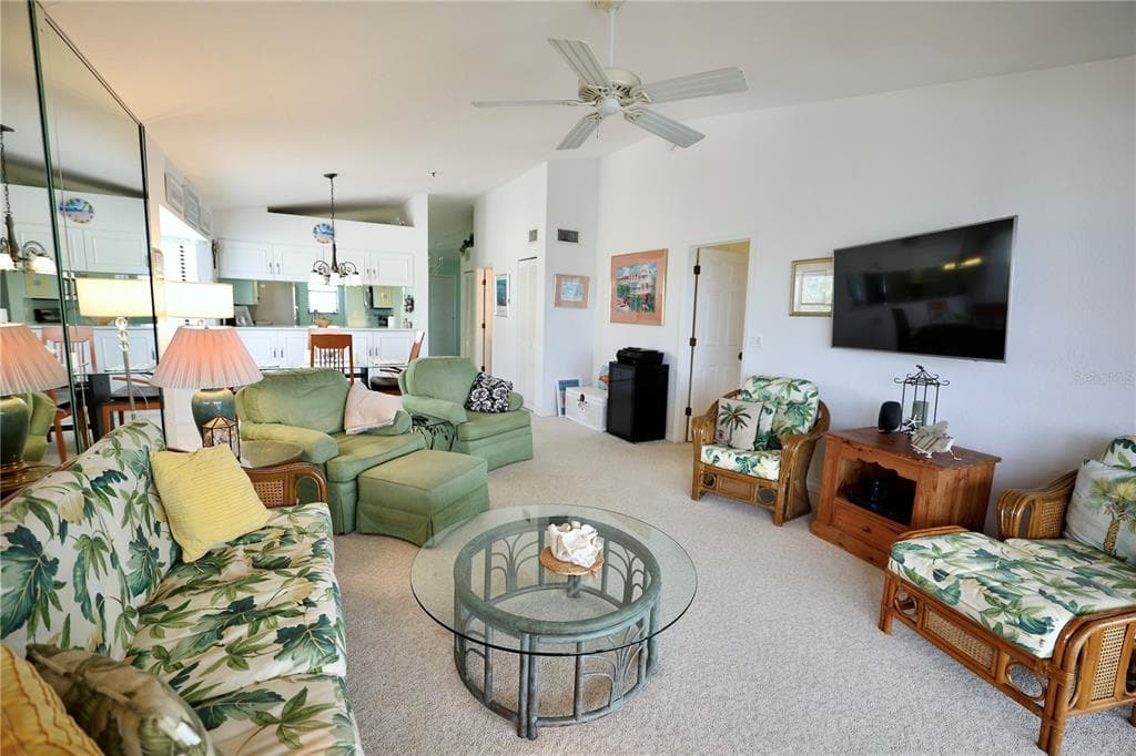 442 BOUCHELLE DRIVE 305 photo 7