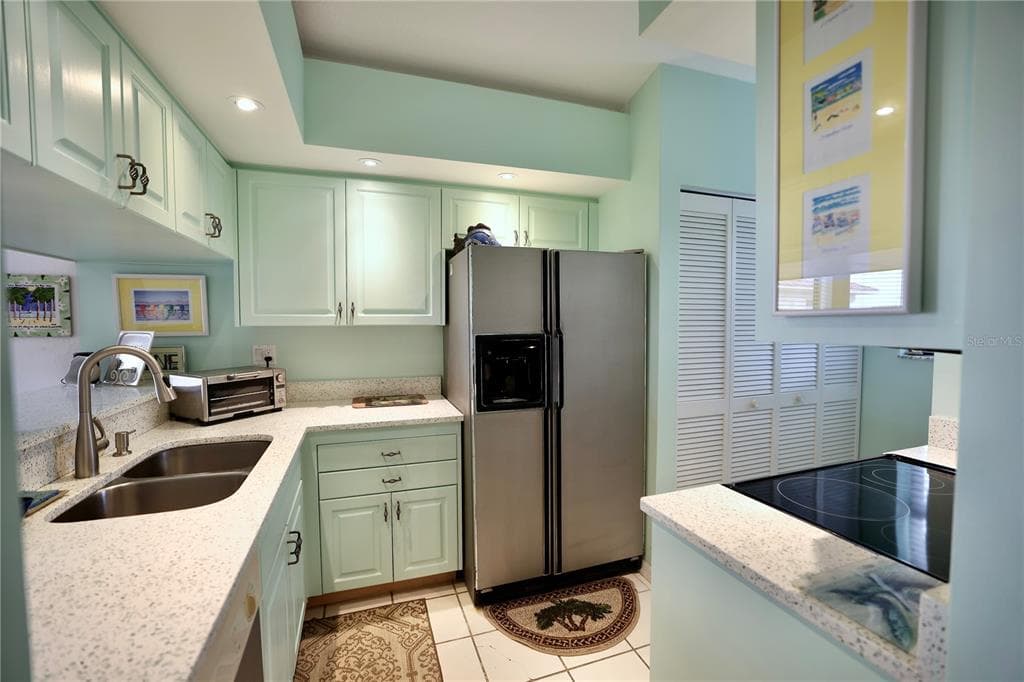 442 BOUCHELLE DRIVE 305 photo 8