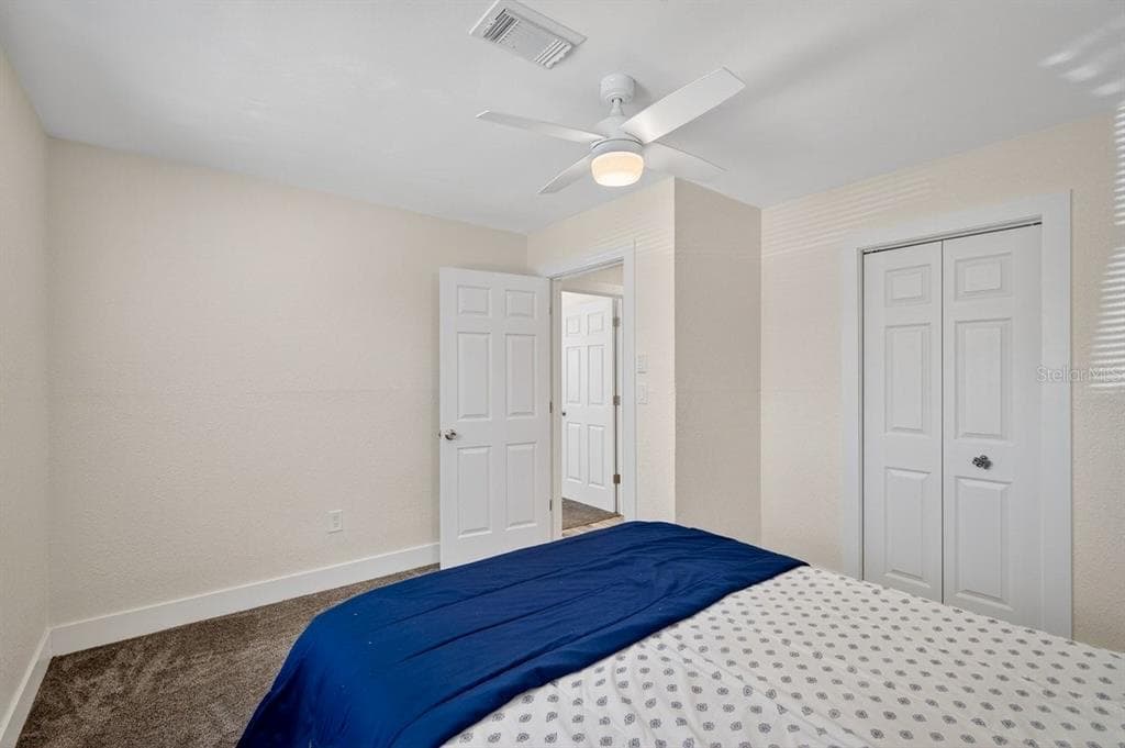 450 LAMBERT AVENUE photo 16