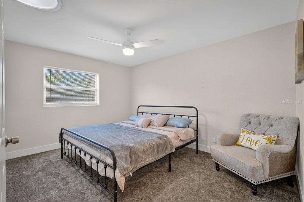450 LAMBERT AVENUE photo 9