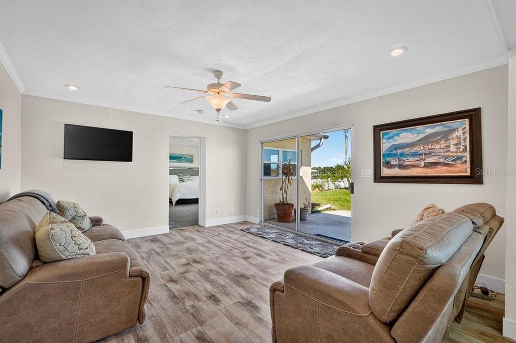 450 LAMBERT AVENUE photo 24