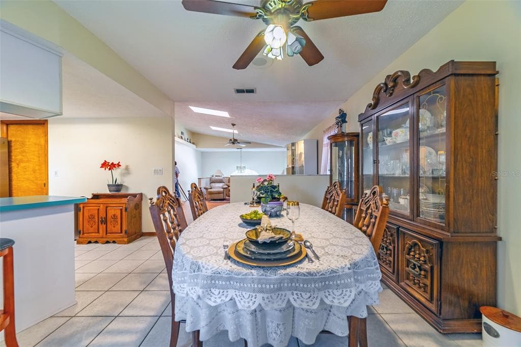 6810 SEAVIEW BOULEVARD photo 24