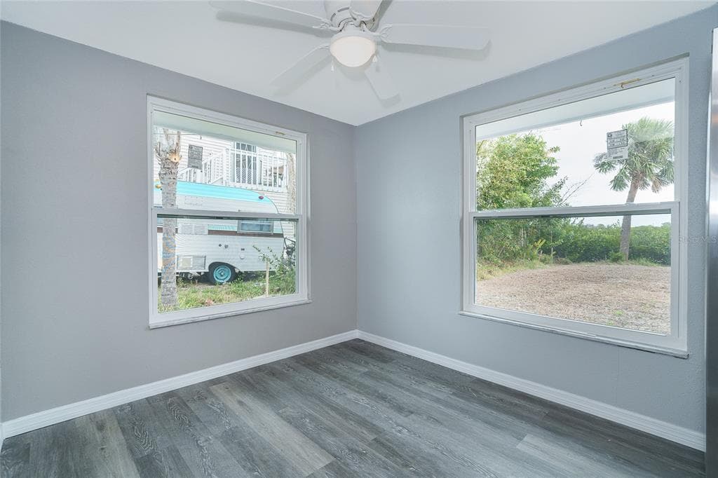 130 CRESTVIEW DRIVE photo 16