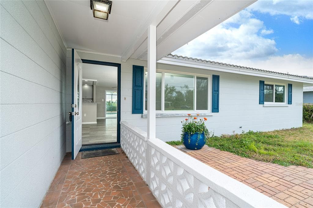 130 CRESTVIEW DRIVE photo 4