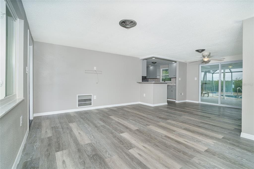 130 CRESTVIEW DRIVE photo 8