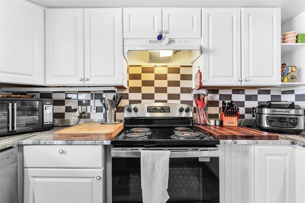 3935 COUNTRY CLUB BOULEVARD 17 photo 6