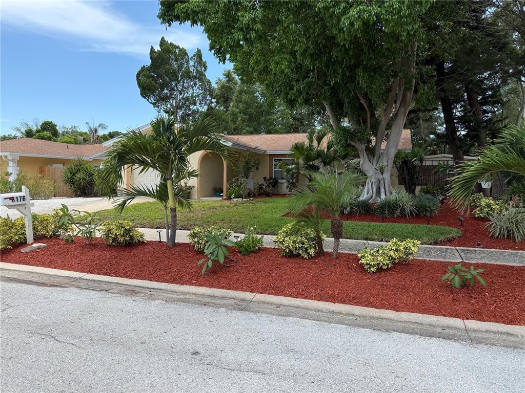 8176 129TH STREET N photo 2