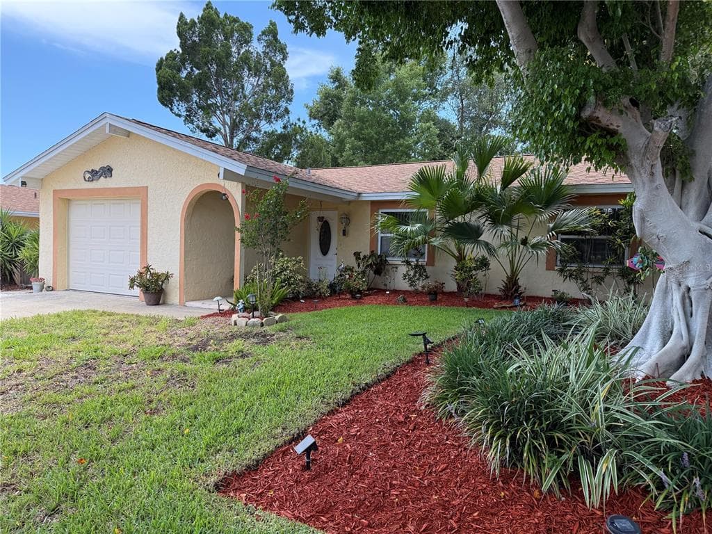 8176 129TH STREET N photo 3