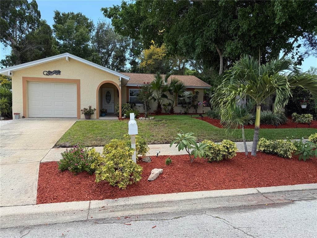 8176 129TH STREET N photo 1