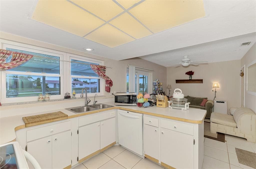 6282 FABIAN ROAD photo 18