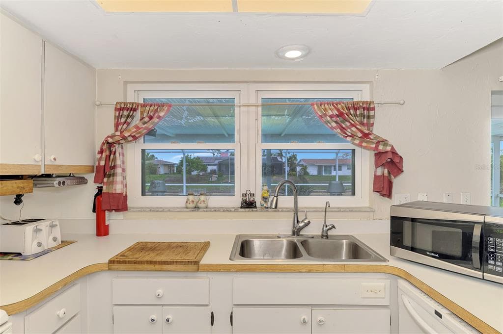 6282 FABIAN ROAD photo 19