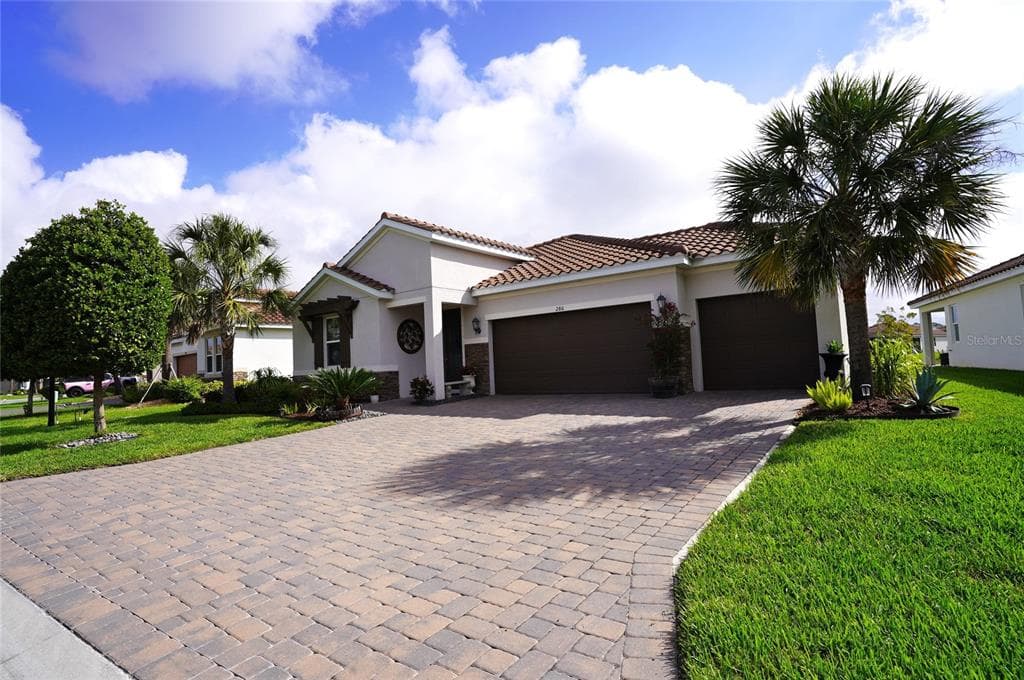 286 DAYLILY BOULEVARD photo 2