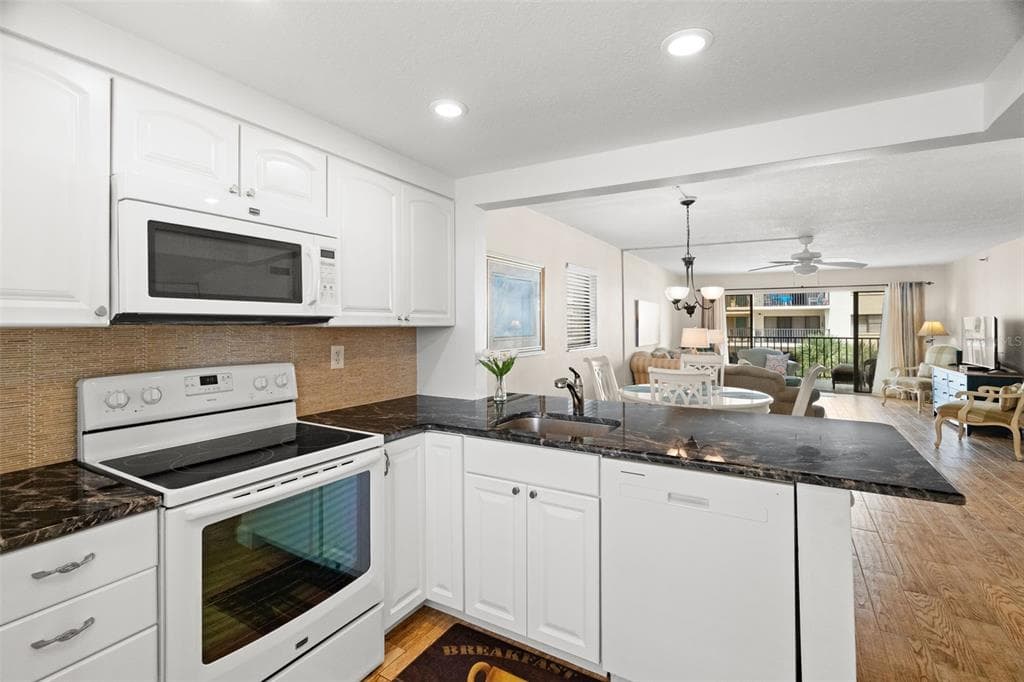 19531 GULF BOULEVARD 414 photo 13