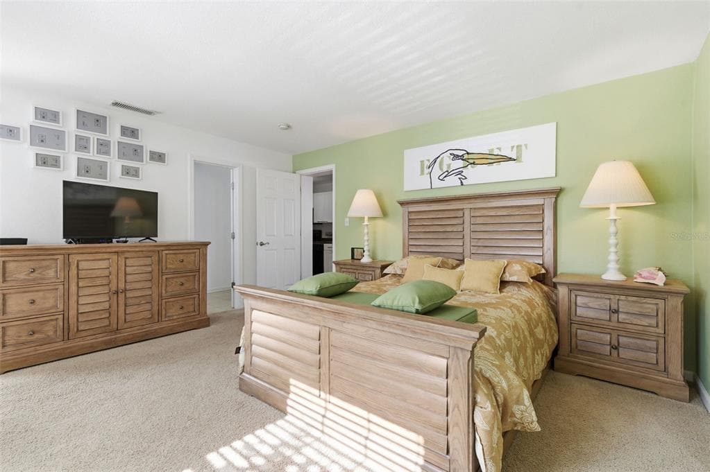 5005 COQUINA KEY DRIVE SE E photo 4