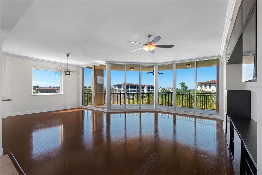 5823 BOWEN DANIEL DRIVE 401 photo 3
