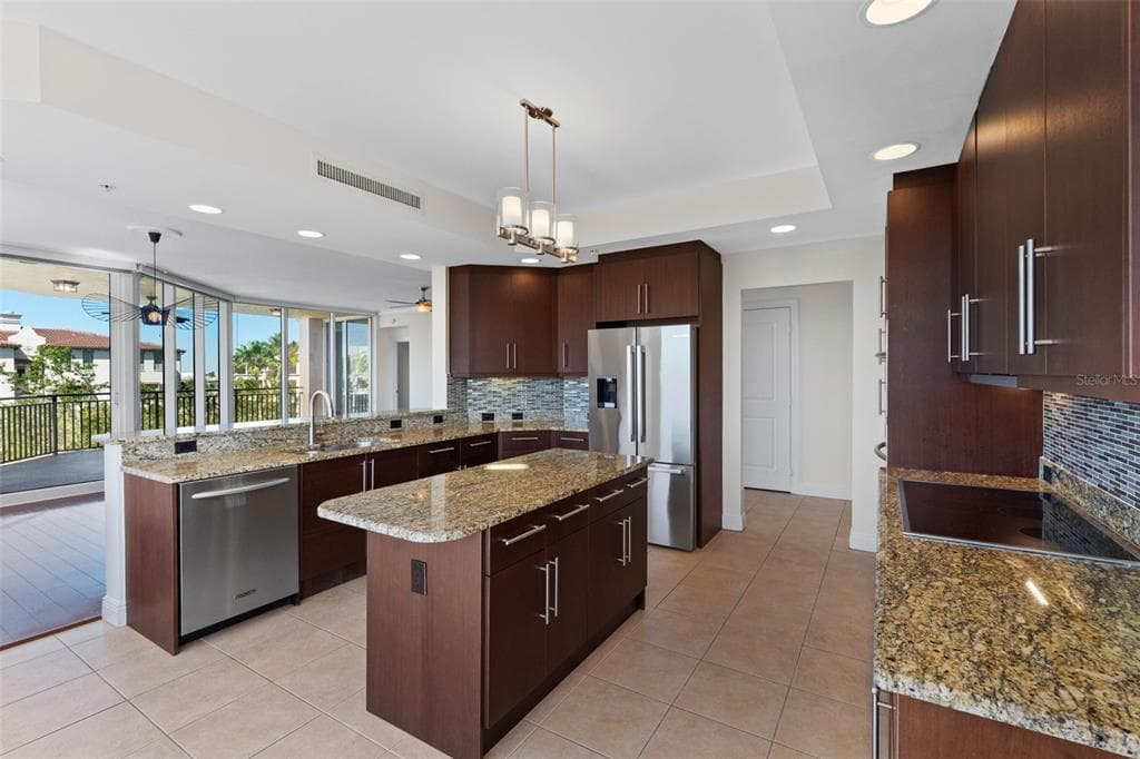 5823 BOWEN DANIEL DRIVE 401 photo 21