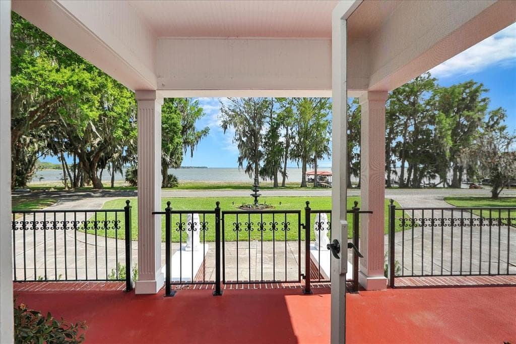 405 LAKESHORE DRIVE photo 6