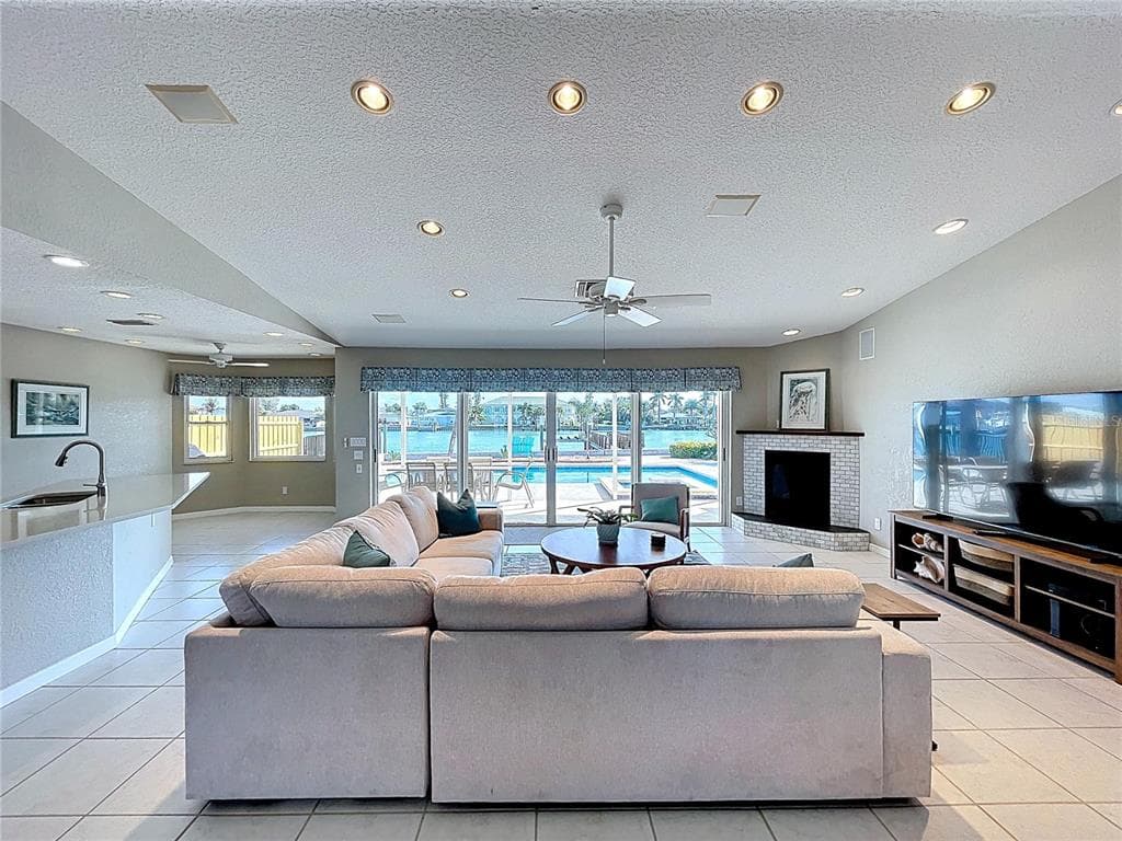 7711 BAYSHORE DRIVE photo 10