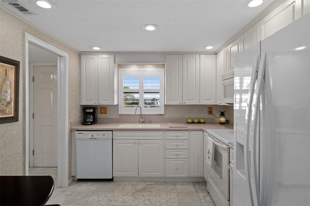 1230 GULF BOULEVARD 303 photo 17