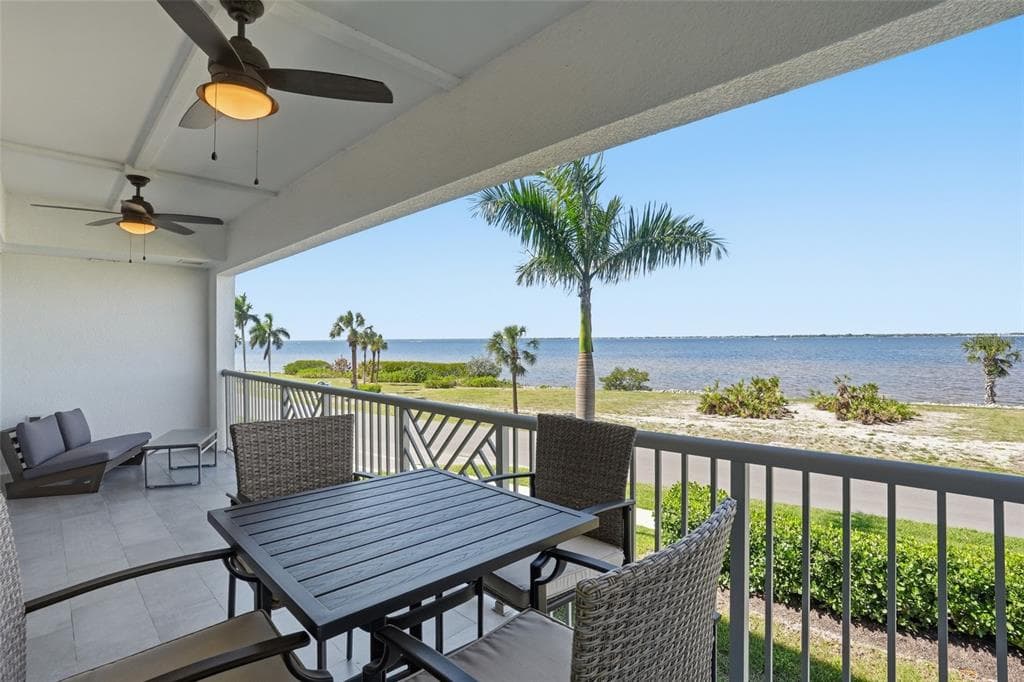 1425 PARK BEACH CIRCLE 124 photo 3