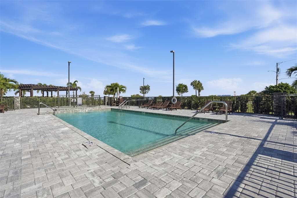 1425 PARK BEACH CIRCLE 124 photo 4
