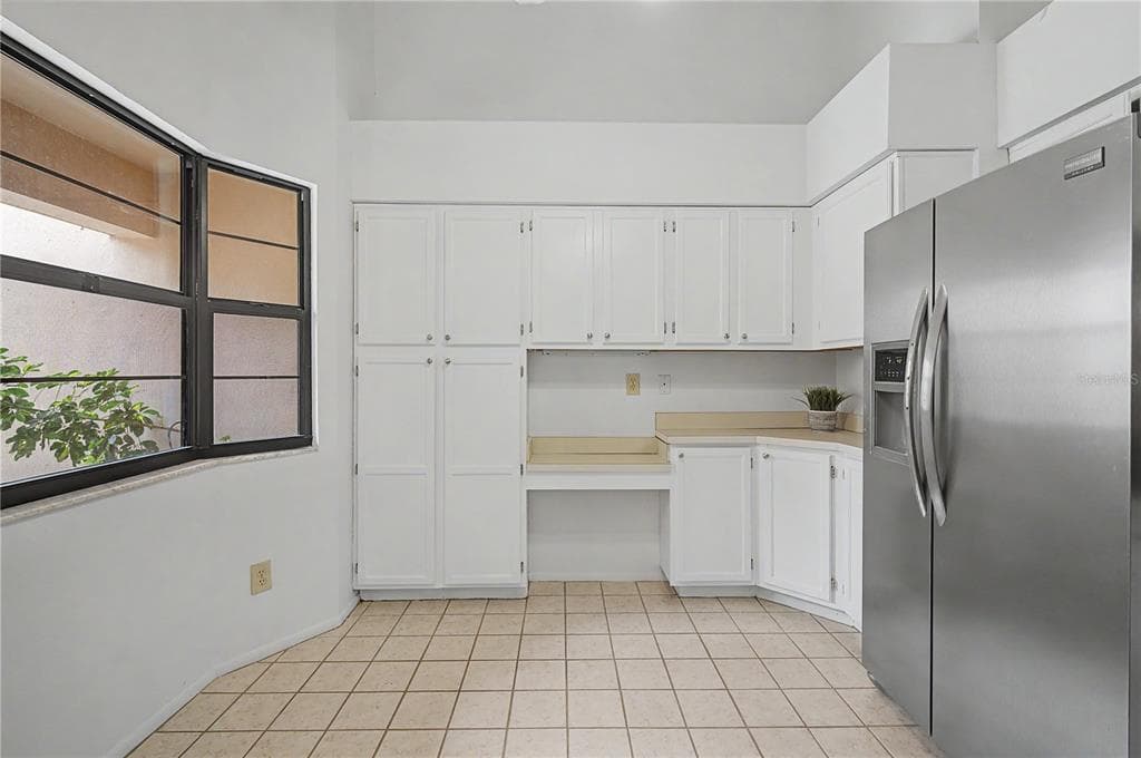 3960 MERMOOR DRIVE photo 8