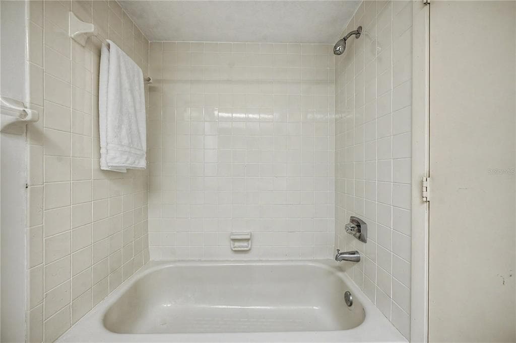 3960 MERMOOR DRIVE photo 25