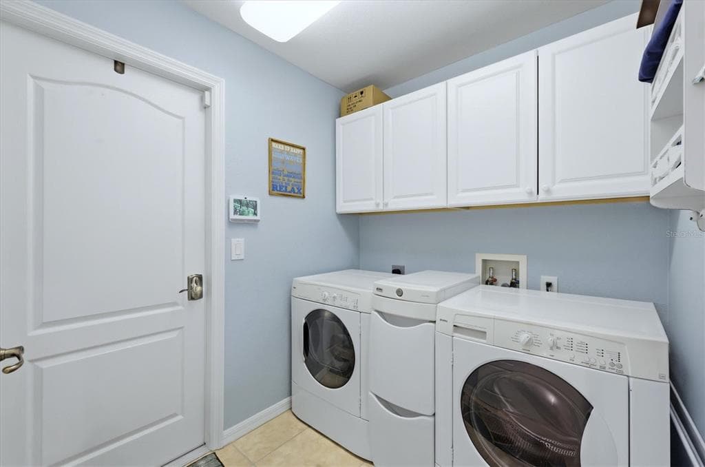 827 ROTONDA CIRCLE photo 25