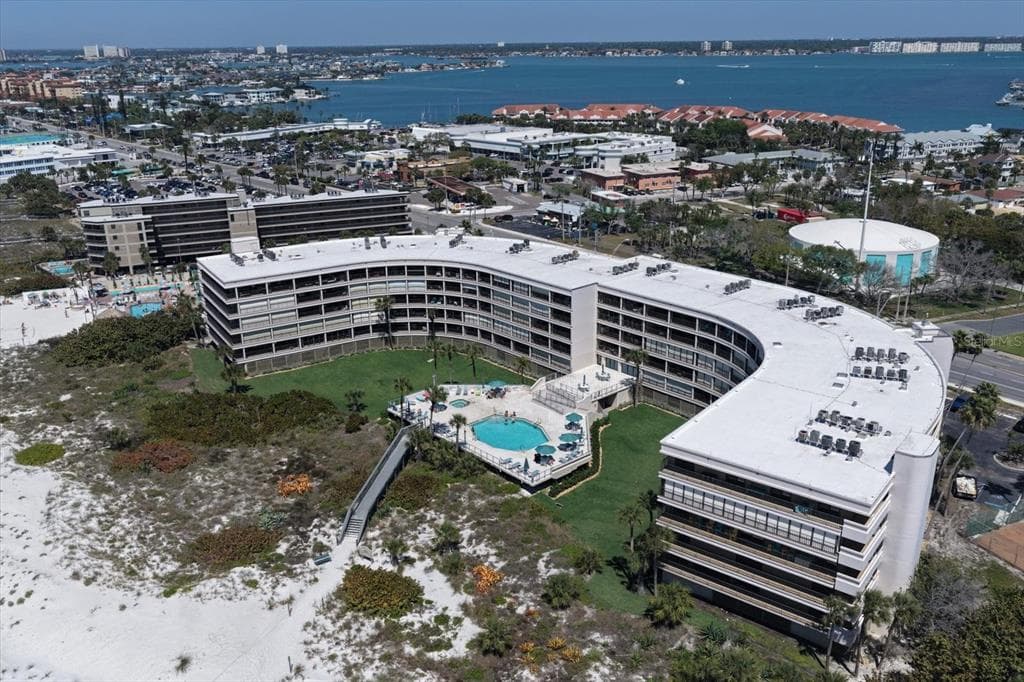 4450 GULF BOULEVARD 110 photo 3