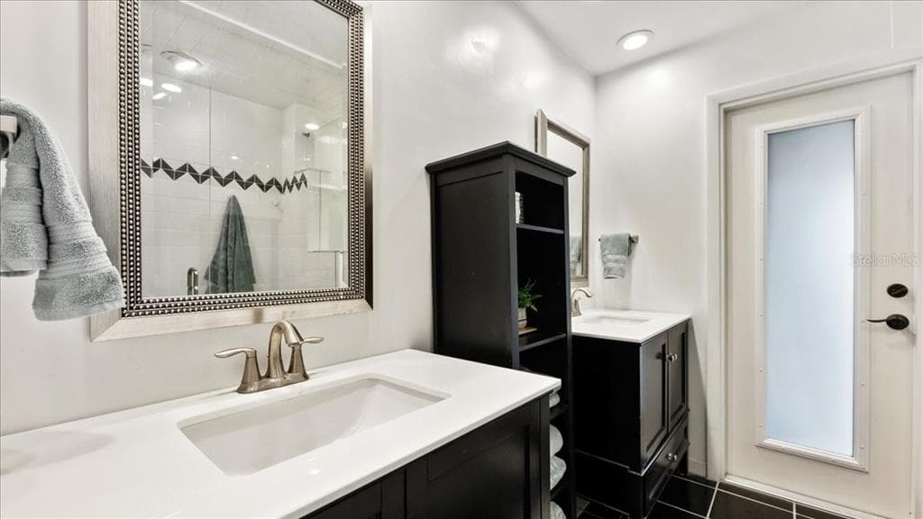 4 SLOOP DRIVE photo 17