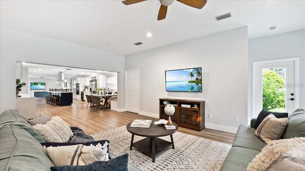 4 SLOOP DRIVE photo 8
