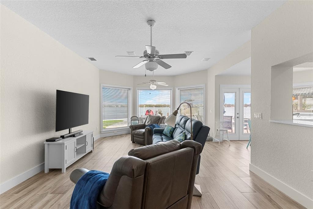 11445 9TH STREET E photo 17