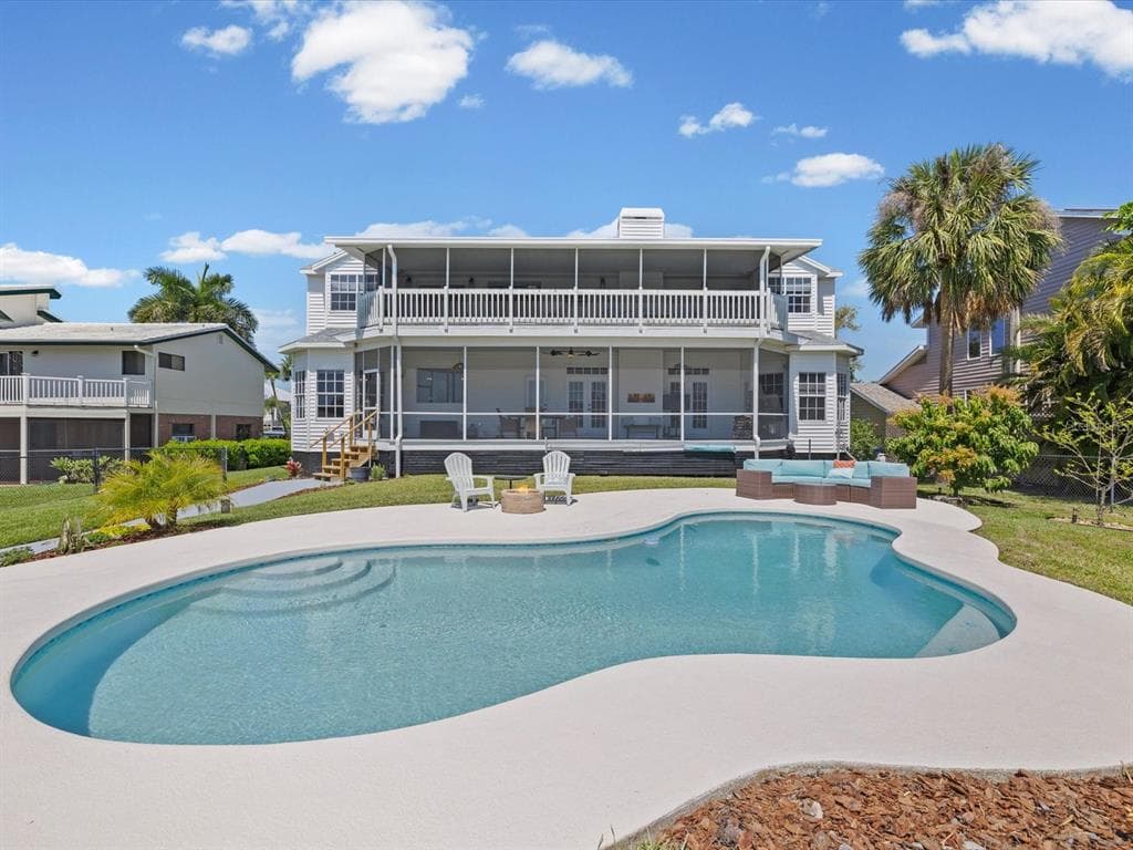 1414 DEIRDRE DRIVE photo 3