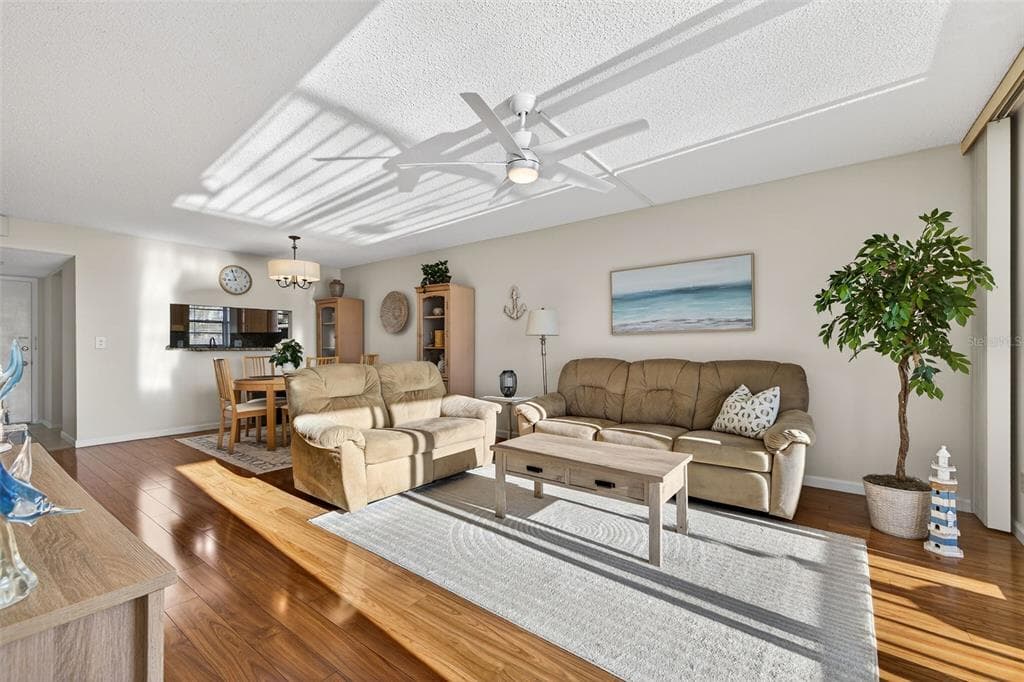 7625 SUN ISLAND DRIVE S 207 photo 15
