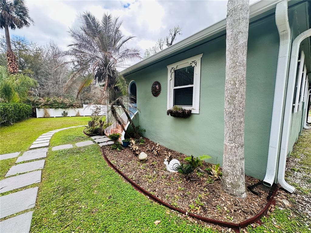 357 MAGNOLIA PLACE photo 6