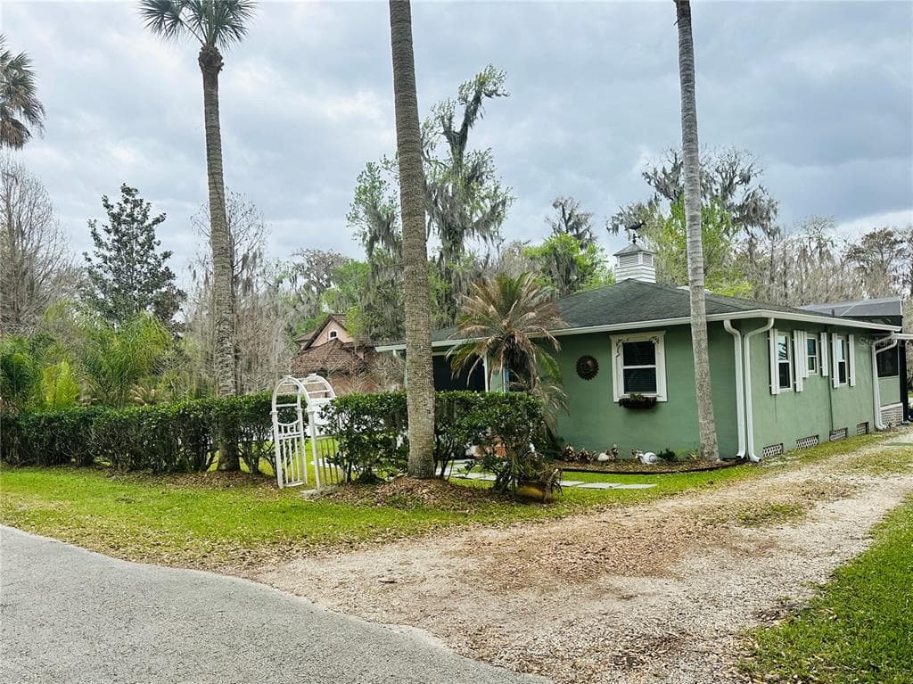 357 MAGNOLIA PLACE photo 1