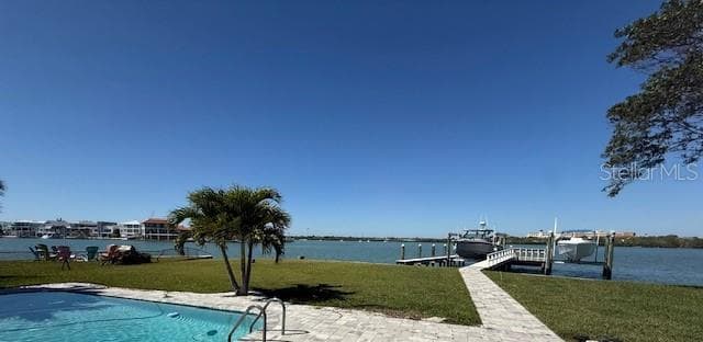 584 CRYSTAL DRIVE photo 4