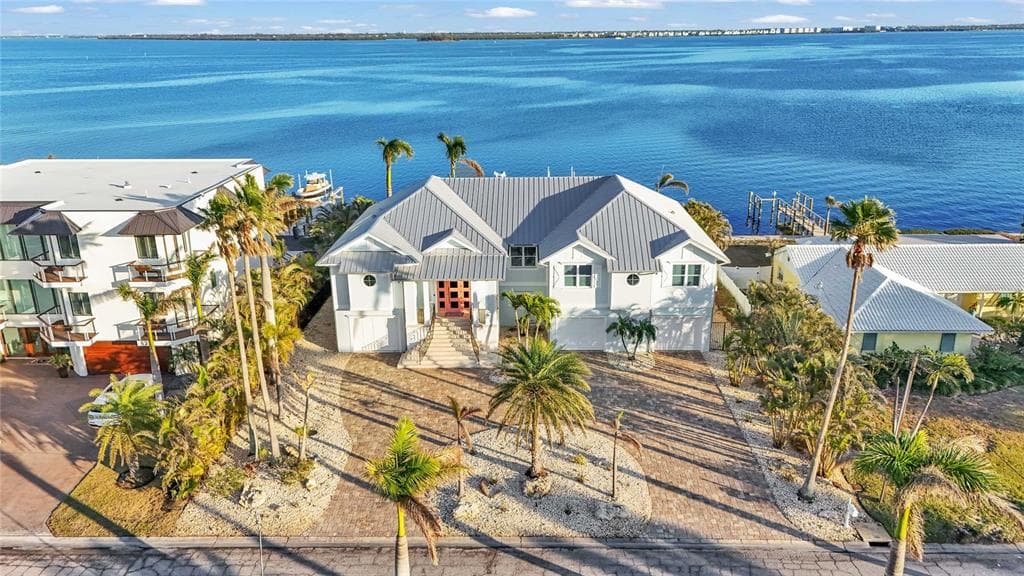 635 KEY ROYALE DRIVE photo 1