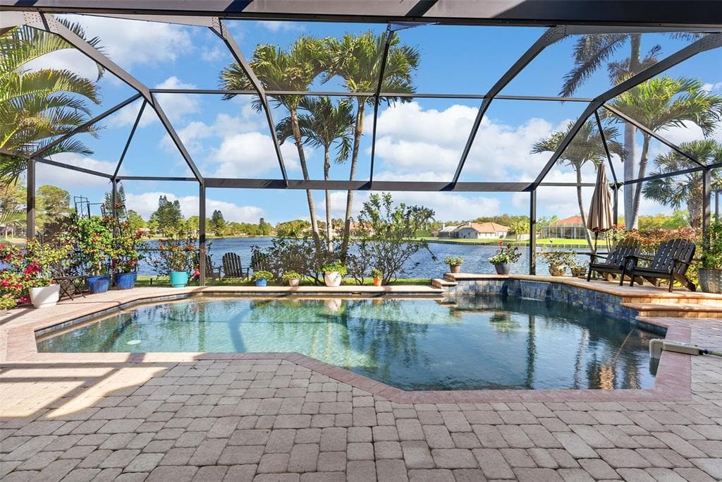 4731 COCONUT PALM CIRCLE NE photo 5