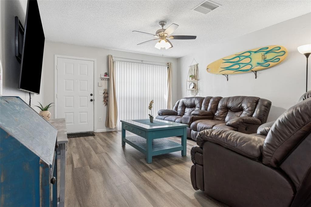 425 KENSINGTON LAKE CIRCLE photo 4