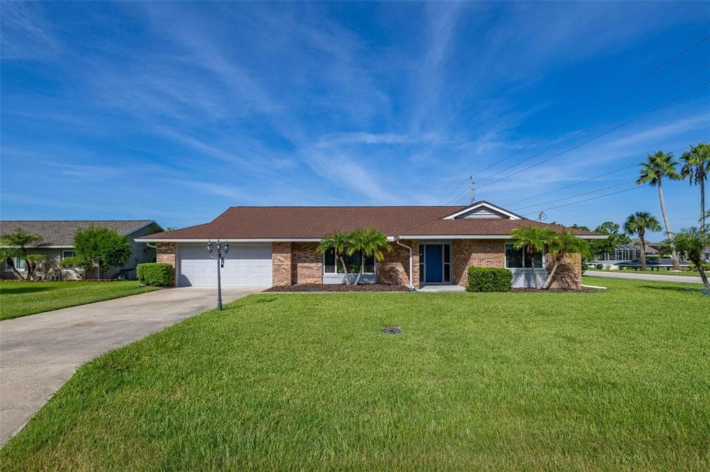 2 CLAYMONT COURT S photo 3
