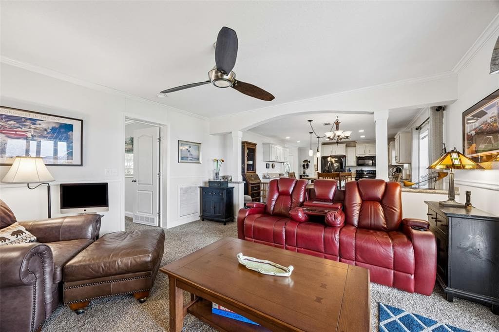 108 SANDRA LANE photo 10