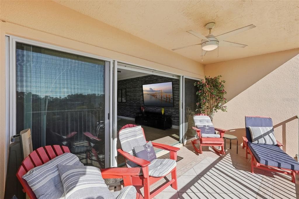 1695 PINELLAS BAYWAY S E4 photo 7